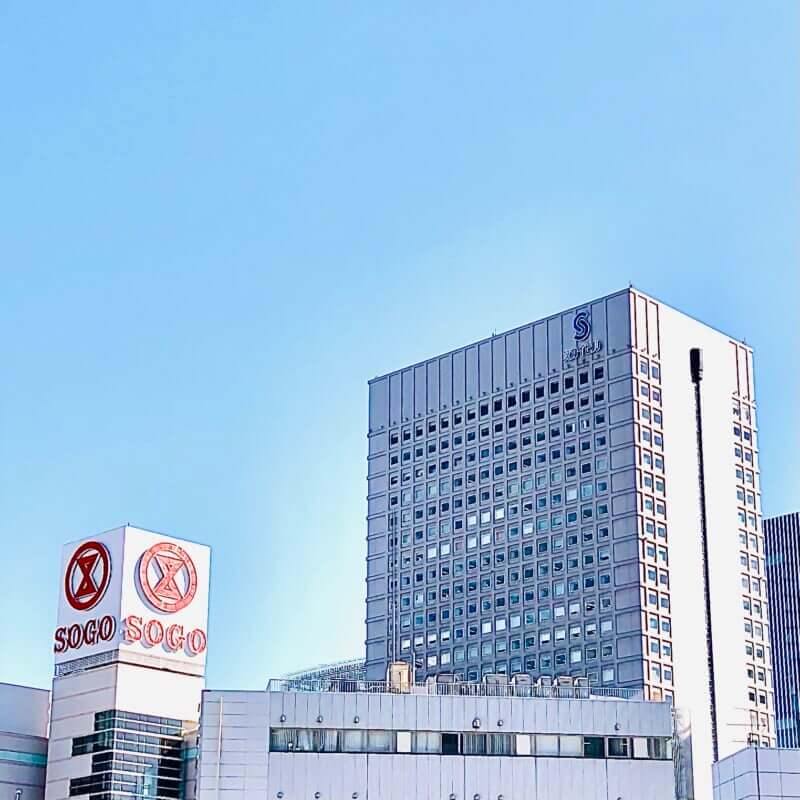 横浜駅東口前　横浜スカイビル