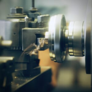 鍛造削り出しした貴金属素材から切削加工した結婚指輪Furrer-Jacot フラージャコー